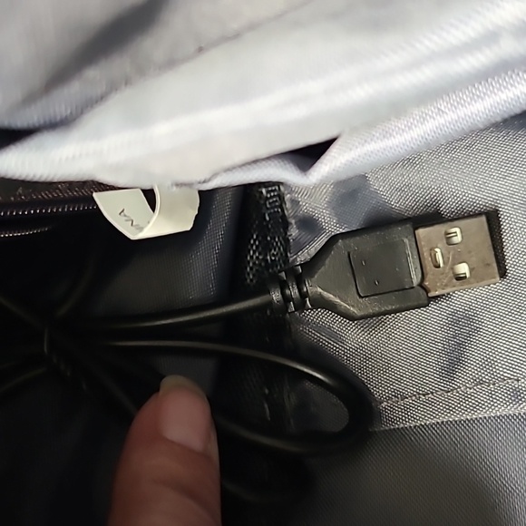 Lovevook Charging Black Backpack with Structured Design and Durable Fabric - Picture 8 of 8